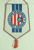 Zobrazit detail zboží: TJ VCHZ Pardubice oddíl kopané / VCHZ Synthesia národní podnik Pardubice-Semtín (RETRO Sportovní)