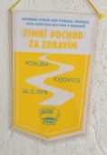 Zobrazit detail zboží: Obvodní Výbor SSM Poruba pořádá pod záštitou MěV SSM v Ostravě Zimní pochod za zdravím Poruba-Kyjovice 1979 / Zimní kritériem (RETRO Politické)