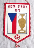 Zobrazit detail zboží: Mistři Evropy 1976 kopaná s podpisy (RETRO Sportovní)