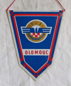 Zobrazit detail zboží: TJ LOKOMOTIVA Olomouc  /  TJ LOKOMOTIVA Olomouc veslařský oddíl 1941 - 1981 (RETRO Sportovní)