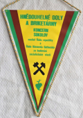 40 let budování a života v míru DHE 1985, Hnědouhelné Doly a Briketárny koncern Sokolov nositel Řádu republiky a Řádu Klementa Gottwalda za budování socialistické vlasti