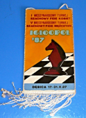 Zobrazit detail zboží: Šachy - I. Miedznarodowy turniej szachowy FIDE Kobiet / V. Miedznarodowy turniej szachowy FIDE Meźczyzn - IGLOOPOL 87 Debica (RETRO sport - Šachy)