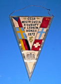 Zobrazit detail zboží: ČSSR Mistr světa a Evropy v ledním hokeji 1972 - Praha 72 (vlaječky různé)
