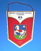 Zobrazit detail zboží: 85 let Městská hromadná doprava 1894-1979 / 30 let Dopravní podnik města Ostravy 1949-1979 (Vlaječky různé a)
