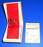 Odznak :  Průkopník socialistické práce + etue + průkaz