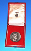 Zobrazit detail zboží: Jánského plaketa za darování krve - Stříbrná (Zdravotnické)